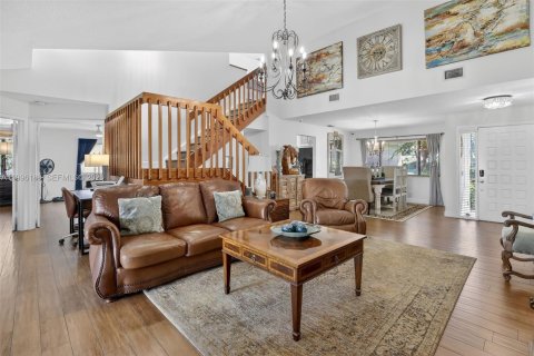 House in Plantation, Florida 4 bedrooms, 203.08 sq.m. № 2059111 - photo 8