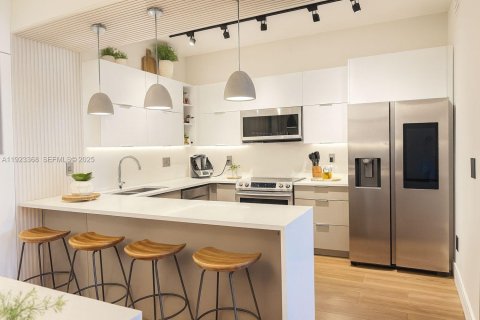 Condominio en venta en Key Biscayne, Florida, 3 dormitorios, 157.93 m2 № 1982585 - foto 3