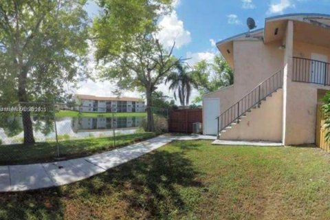 Copropriété à vendre à Miami, Floride: 2 chambres, 101.82 m2 № 1878614 - photo 10