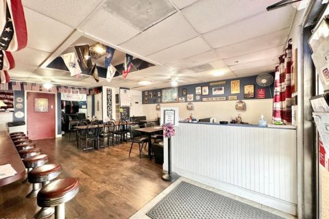 Commercial property in Cocoa, Florida 111.48 sq.m. № 2213378 - photo 2