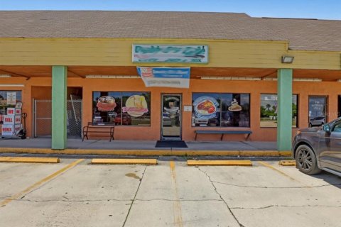 Propiedad comercial en Cocoa, Florida 111.48 m2 № 2213378