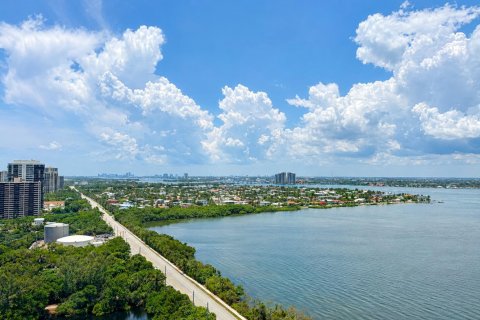 Copropriété à louer à Riviera Beach, Floride: 2 chambres, 167.6 m2 № 2240548 - photo 2