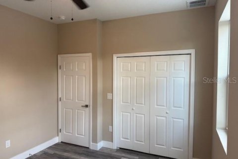 Propiedad comercial en venta en Tampa, Florida, 6 dormitorios, 353.03 m2 № 2222278 - foto 16