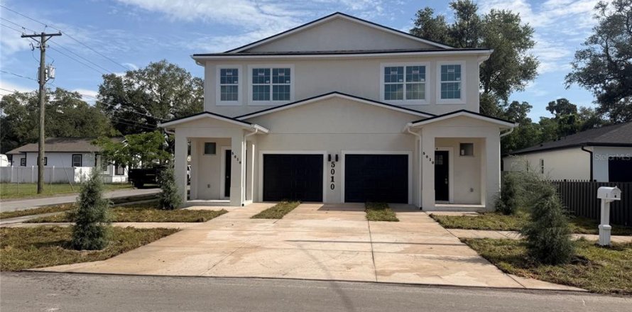 Propiedad comercial en Tampa, Florida 6 dormitorios, 353.03 m2 № 2222278