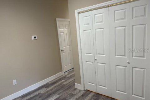 Propiedad comercial en venta en Tampa, Florida, 6 dormitorios, 353.03 m2 № 2222278 - foto 13
