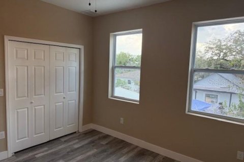Propiedad comercial en venta en Tampa, Florida, 6 dormitorios, 353.03 m2 № 2222278 - foto 15