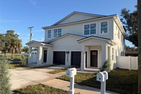 Propiedad comercial en venta en Tampa, Florida, 6 dormitorios, 353.03 m2 № 2222278 - foto 2