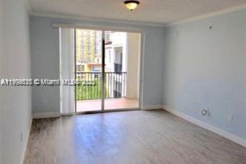 Copropriété à louer à Sunny Isles Beach, Floride: 1 chambre, 66.43 m2 № 1964348 - photo 2