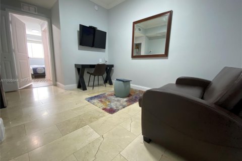 Apartment in Sweetwater, Florida 2 bedrooms № 1994286 - photo 17