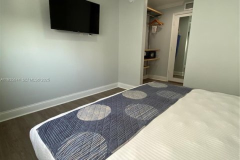 Apartment in Sweetwater, Florida 2 bedrooms № 1994286 - photo 16