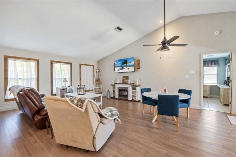 Villa ou maison à vendre à Punta Gorda, Floride: 3 chambres, 194.17 m2 № 2429658 - photo 5
