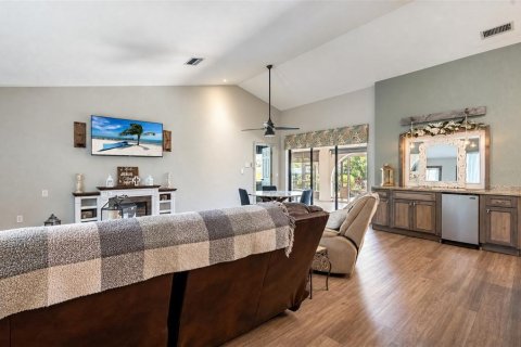 Villa ou maison à vendre à Punta Gorda, Floride: 3 chambres, 194.17 m2 № 2429658 - photo 4
