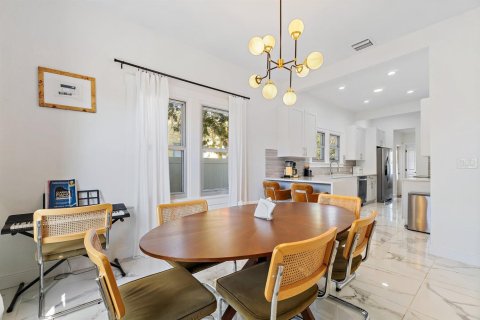 Casa en alquiler en West Palm Beach, Florida, 4 dormitorios, 157.93 m2 № 2087815 - foto 10
