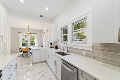Casa en alquiler en West Palm Beach, Florida, 4 dormitorios, 157.93 m2 № 2087815 - foto 13