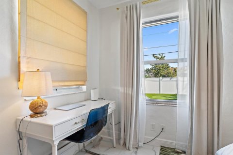 Casa en alquiler en West Palm Beach, Florida, 4 dormitorios, 157.93 m2 № 2087815 - foto 15