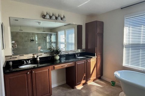 House in Kissimmee, Florida 4 bedrooms, 249.35 sq.m. № 1522289 - photo 13