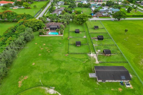 Terreno en venta en Miami, Florida № 1938498 - foto 2