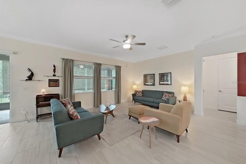 Villa ou maison à vendre à Land O' Lakes, Floride: 2 chambres, 206.52 m2 № 1846668 - photo 4
