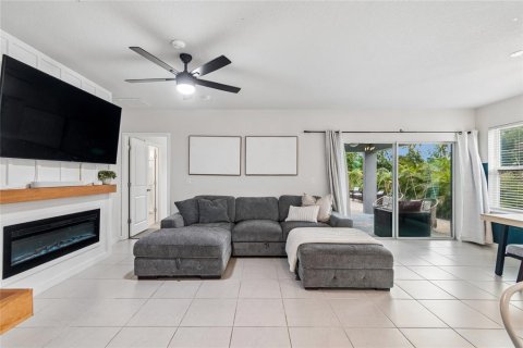 House in Parrish, Florida 4 bedrooms, 146.79 sq.m. № 2196027 - photo 7