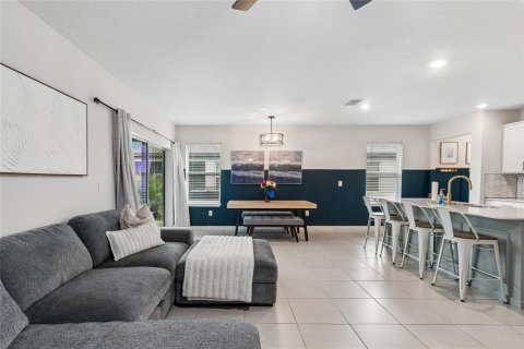 House in Parrish, Florida 4 bedrooms, 146.79 sq.m. № 2196027 - photo 8