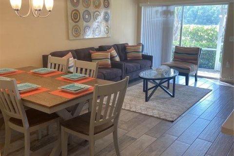 Condo in Wesley Chapel, Florida, 3 bedrooms  № 1411190 - photo 2
