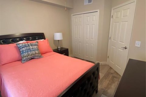 Condo in Wesley Chapel, Florida, 3 bedrooms  № 1411190 - photo 9