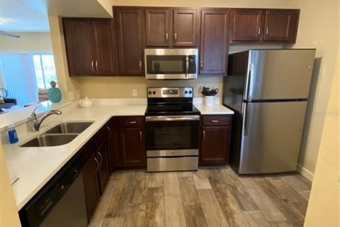 Condo in Wesley Chapel, Florida, 3 bedrooms  № 1411190 - photo 3