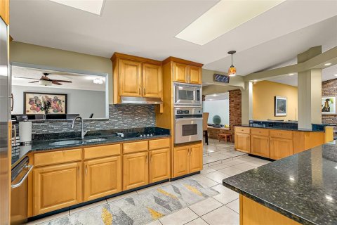 House in Altamonte Springs, Florida 5 bedrooms, 531.68 sq.m. № 1300973 - photo 25