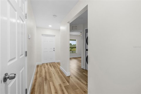 Propiedad comercial en venta en Punta Gorda, Florida, 6 dormitorios, 232.26 m2 № 2118706 - foto 29