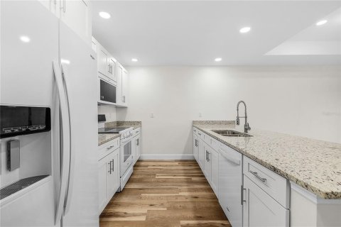 Propiedad comercial en venta en Punta Gorda, Florida, 6 dormitorios, 232.26 m2 № 2118706 - foto 17