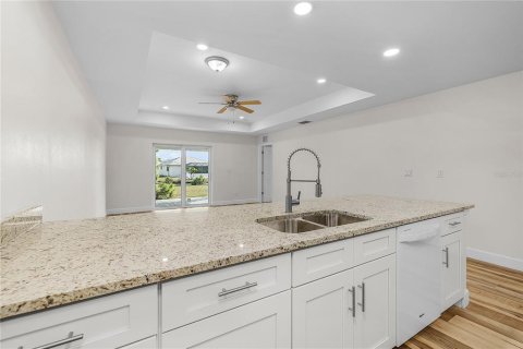 Propiedad comercial en venta en Punta Gorda, Florida, 6 dormitorios, 232.26 m2 № 2118706 - foto 18