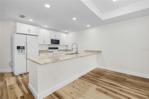Propiedad comercial en venta en Punta Gorda, Florida, 6 dormitorios, 232.26 m2 № 2118706 - foto 15
