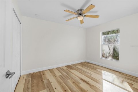 Propiedad comercial en venta en Punta Gorda, Florida, 6 dormitorios, 232.26 m2 № 2118706 - foto 9