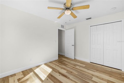 Propiedad comercial en venta en Punta Gorda, Florida, 6 dormitorios, 232.26 m2 № 2118706 - foto 10