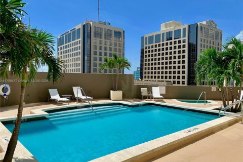 Condominio en venta en Miami, Florida, 1 dormitorio, 61.04 m2 № 1888897 - foto 15