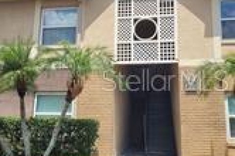 Condominio en venta en Orlando, Florida, 2 dormitorios, 84.08 m2 № 2237537 - foto 2