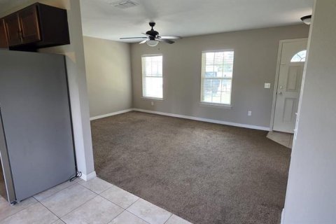 Villa ou maison à louer à Ocala, Floride: 3 chambres, 100.98 m2 № 2431027 - photo 7