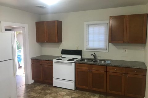 Villa ou maison à louer à Saint Petersburg, Floride: 2 chambres, 97.73 m2 № 1823964 - photo 8