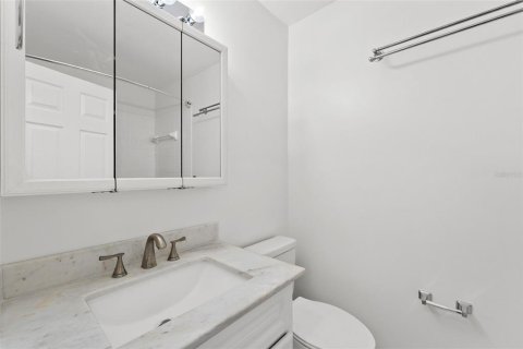 Touwnhouse à vendre à Clearwater, Floride: 2 chambres, 113.15 m2 № 1876587 - photo 13