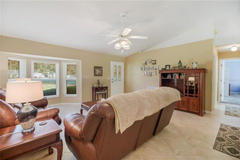 Villa ou maison à vendre à Fruitland Park, Floride: 3 chambres, 170.38 m2 № 2419566 - photo 13