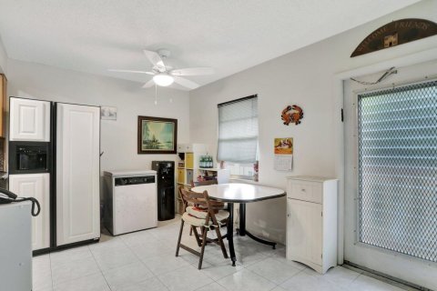 Condo in Deerfield Beach, Florida, 2 bedrooms № 2253867 - photo 8