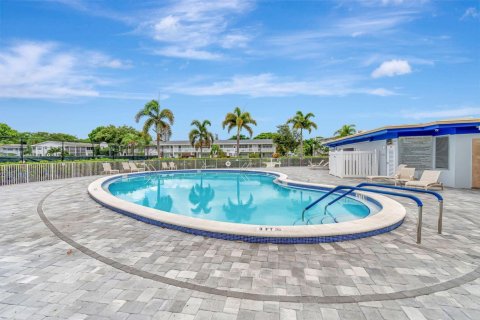 Condo in Deerfield Beach, Florida, 2 bedrooms № 2253867 - photo 23