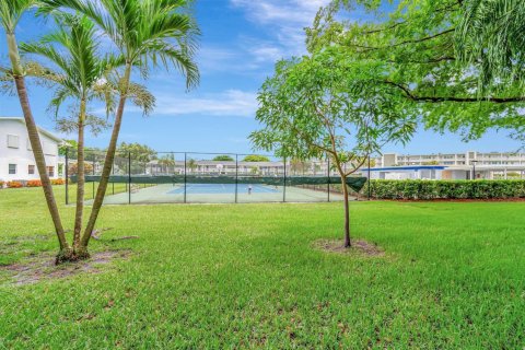 Condo in Deerfield Beach, Florida, 2 bedrooms № 2253867 - photo 21