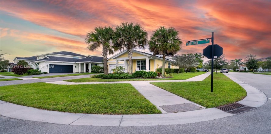 House in Loxahatchee Groves, Florida 3 bedrooms, 160.16 sq.m. № 2012119