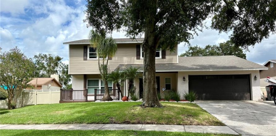 Casa en Brandon, Florida 4 dormitorios, 226.31 m2 № 1878202