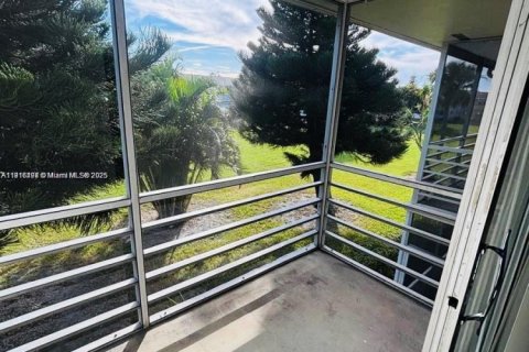 Condo in West Palm Beach, Florida, 1 bedroom № 2082516 - photo 11