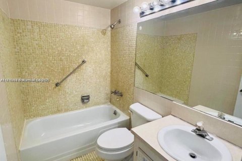 Condo in West Palm Beach, Florida, 1 bedroom № 2082516 - photo 8