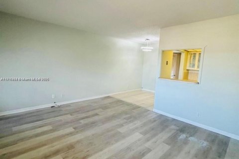Condo in West Palm Beach, Florida, 1 bedroom № 2082516 - photo 3