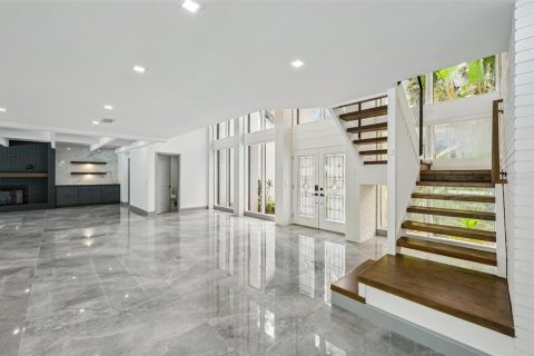 House in Sarasota, Florida 4 bedrooms, 288.37 sq.m. № 1905739 - photo 6
