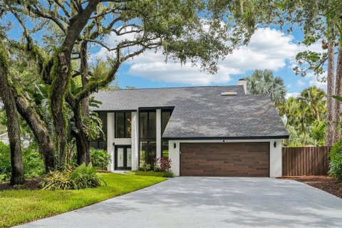 House in Sarasota, Florida 4 bedrooms, 288.37 sq.m. № 1905739 - photo 2